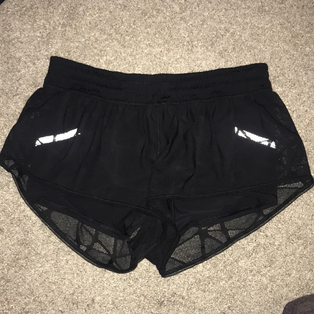 L U L U L E M O N  shorts